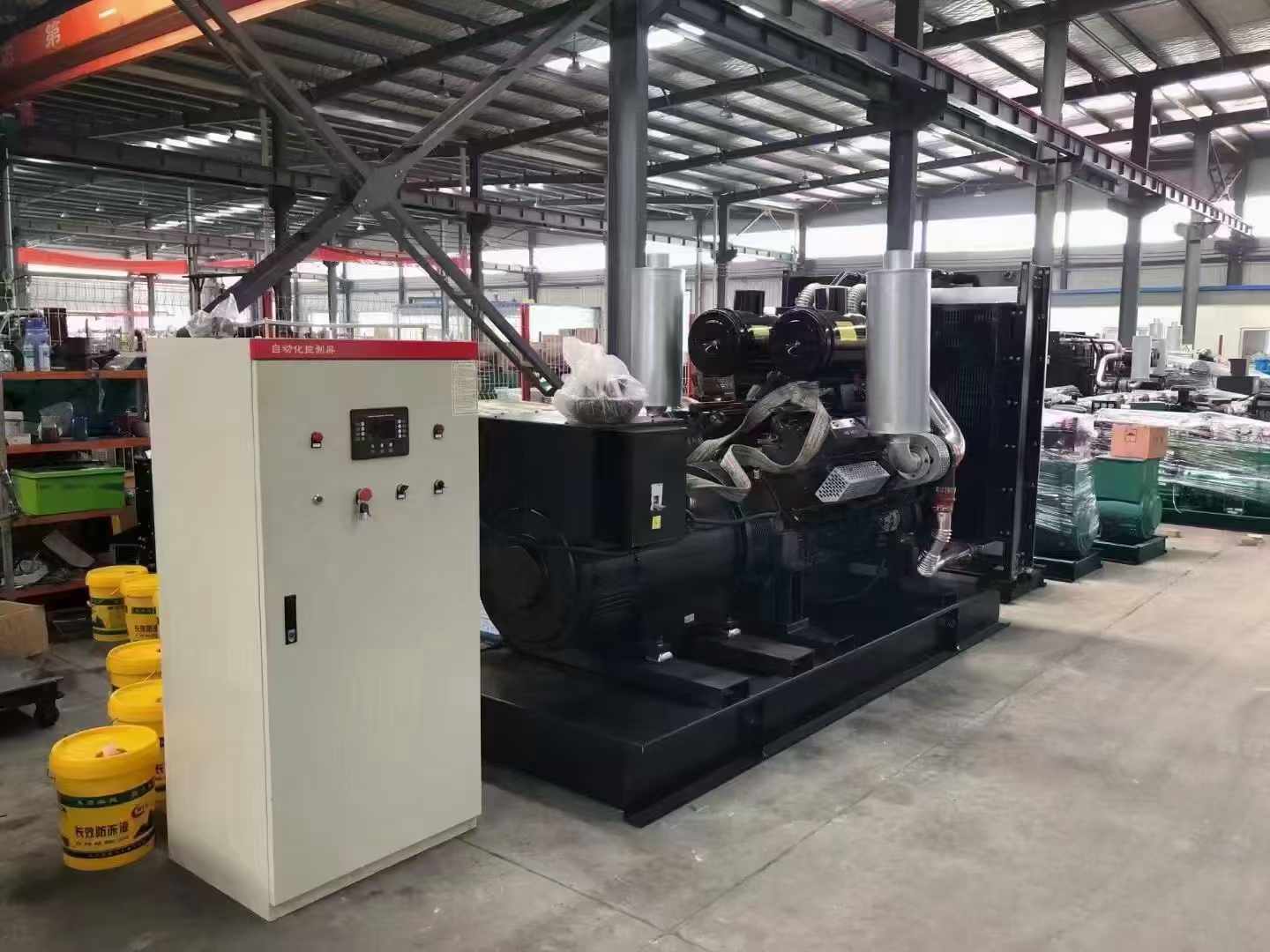 依兰柴油发电机运行时的噪音和振动水平如何？