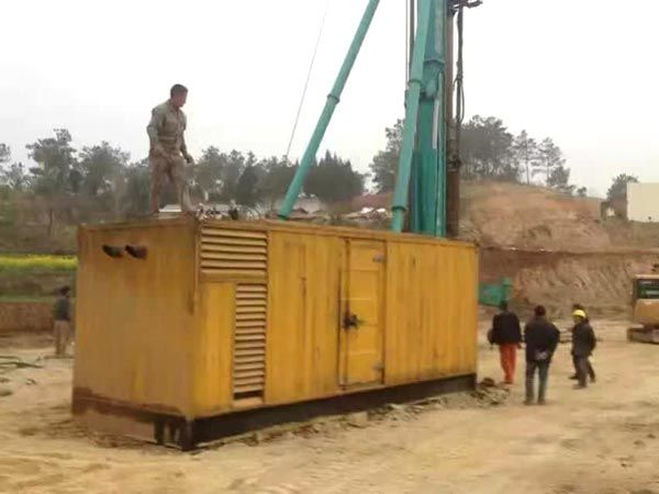依兰如何判断水冷式机油散热器密封件是否需要更换?